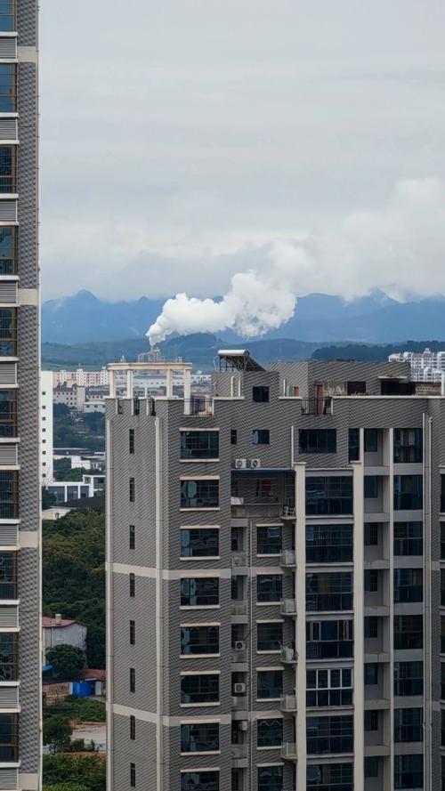 商品房室外烟囱，现代建筑中的环保与美观双重挑战